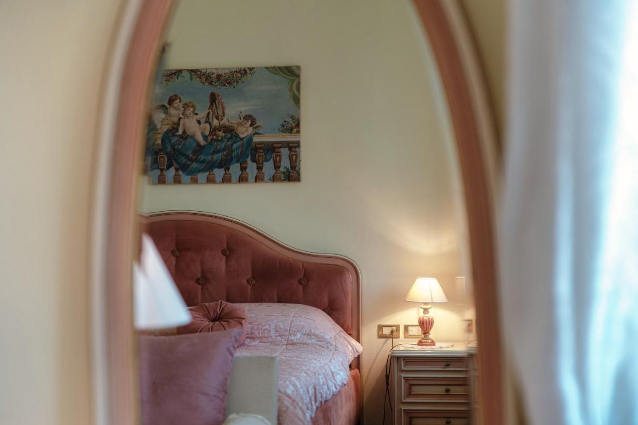 Charming & Luxury Villa Como Lake Bagian luar foto