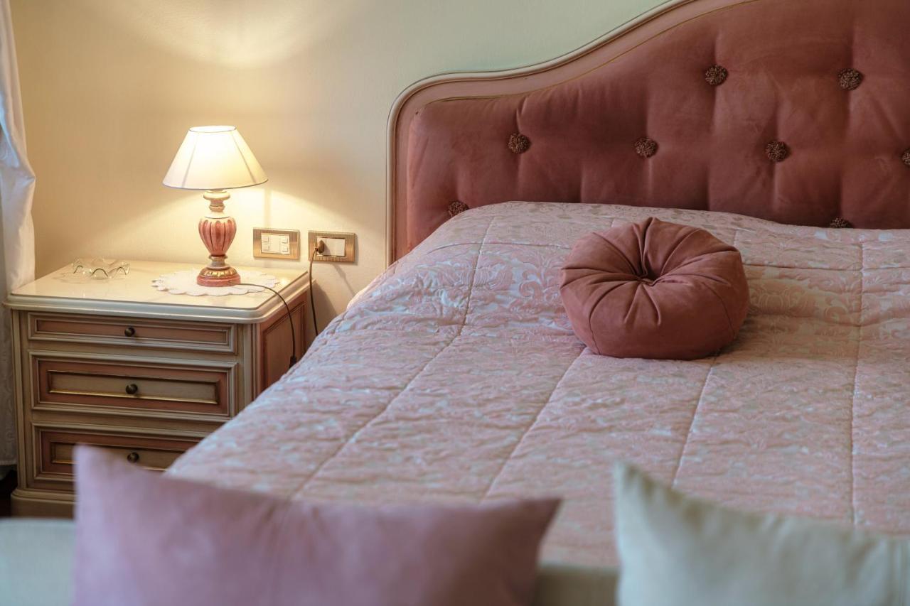 Charming & Luxury Villa Como Lake Bagian luar foto