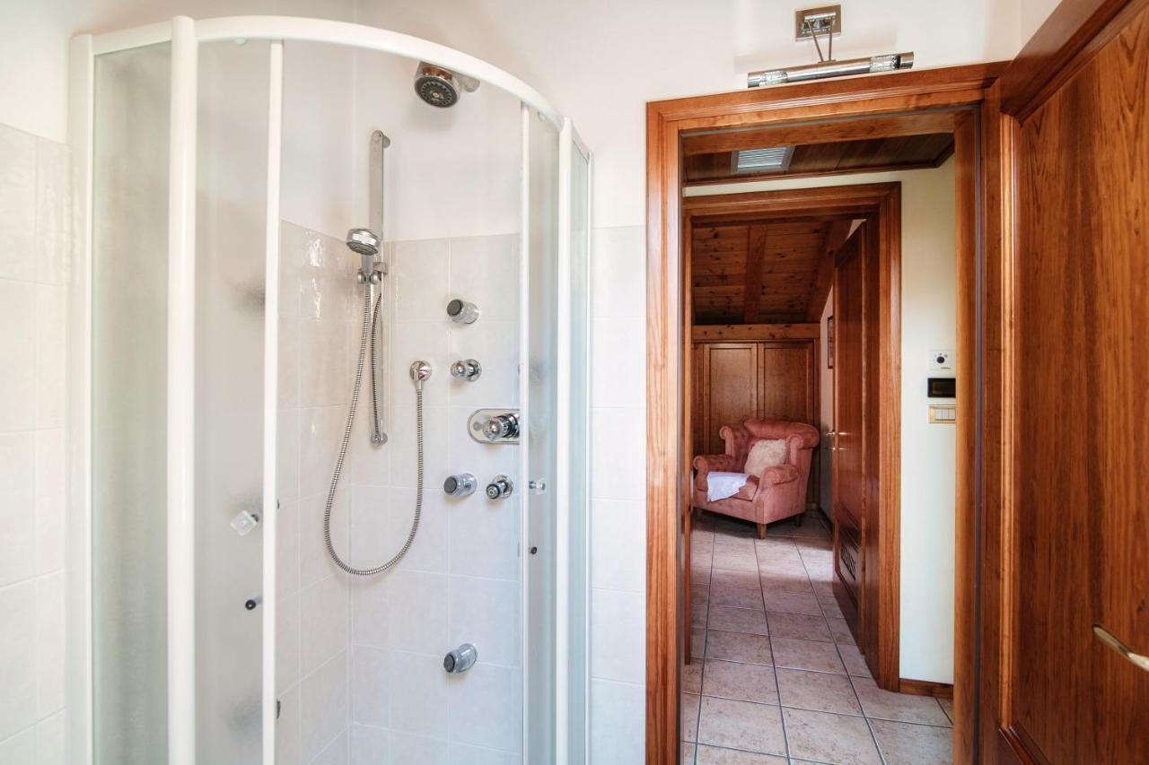 Charming & Luxury Villa Como Lake Bagian luar foto